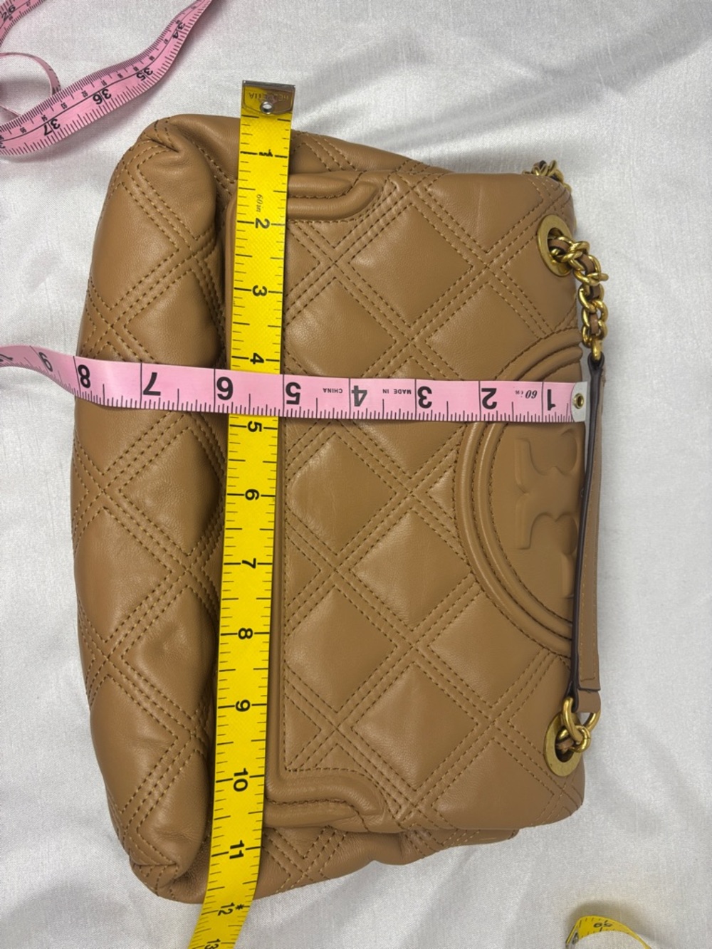 Tory Burch Quilted Leather Shoulder Bag - Camel with Gold Chain - Picture 10 of 10